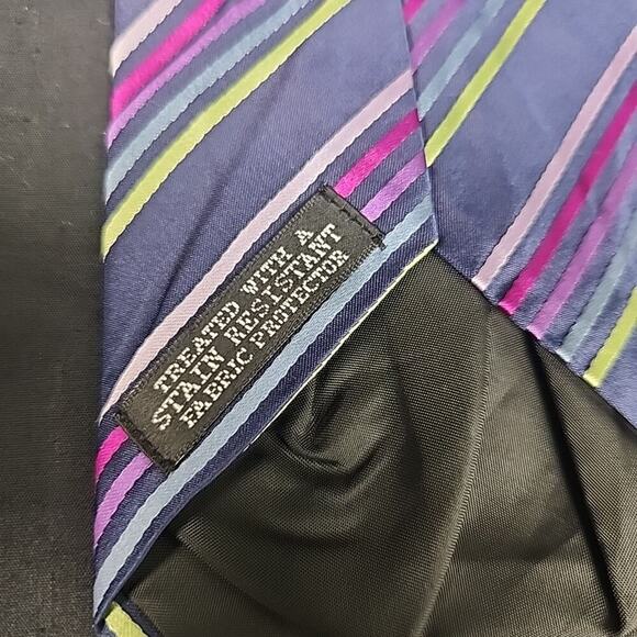 GEOFFREY BEENE 100% Silk Repp Tie Navy W/pink,plum,prpl,green 60" Long 3-7/8" W - Picture 2 of 5